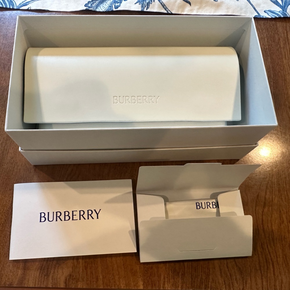 New Burberry Matte Black Sunglasses - Picture 8 of 10